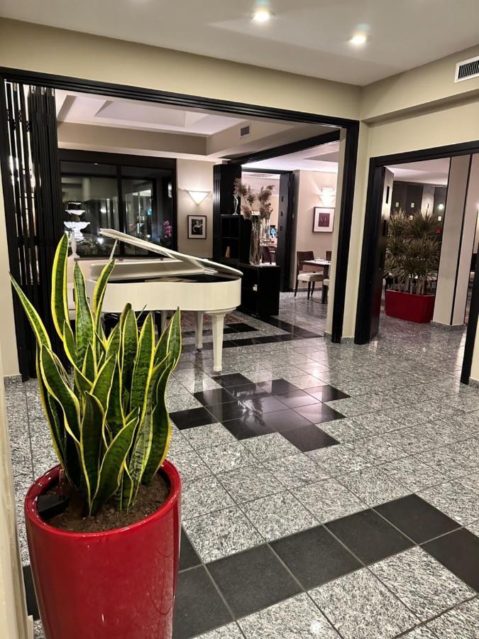 Hotel Comtur Binasco Zewnętrze zdjęcie