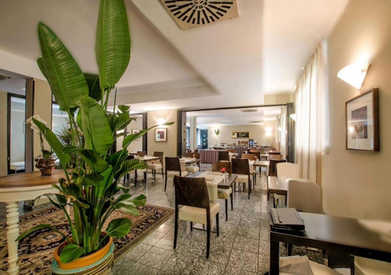 Hotel Comtur Binasco Zewnętrze zdjęcie
