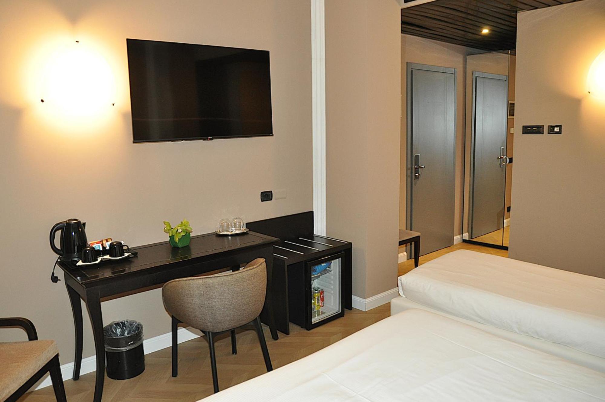 Hotel Comtur Binasco Zewnętrze zdjęcie