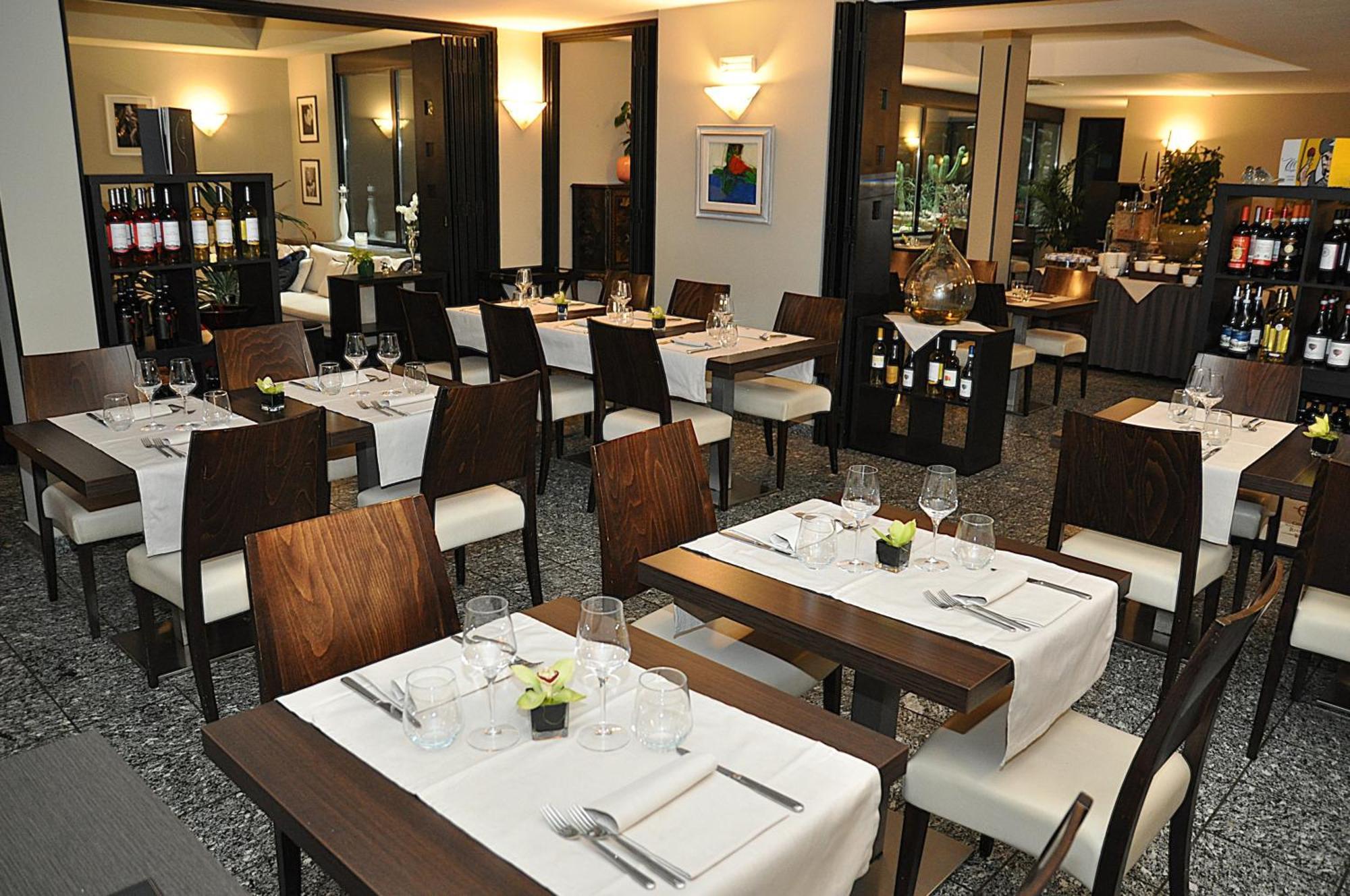 Hotel Comtur Binasco Zewnętrze zdjęcie