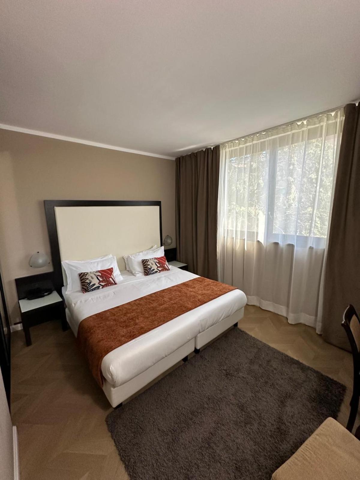 Hotel Comtur Binasco Zewnętrze zdjęcie