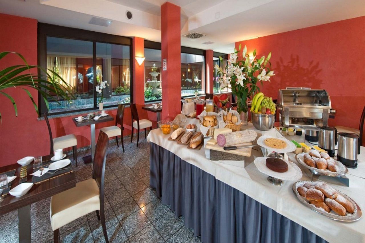 Hotel Comtur Binasco Zewnętrze zdjęcie