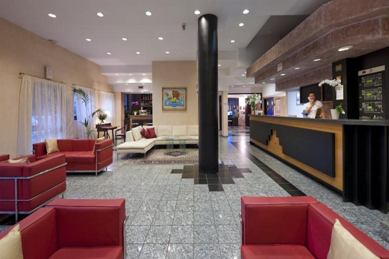 Hotel Comtur Binasco Zewnętrze zdjęcie